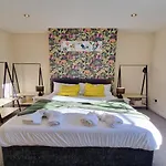 The Kenilworth Spacious 2-Bedroom W/ Free Parking By Sublime Stays