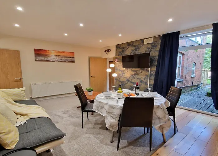 The Kenilworth Spacious 2-Bedroom W/ Free Parking By Sublime Stays