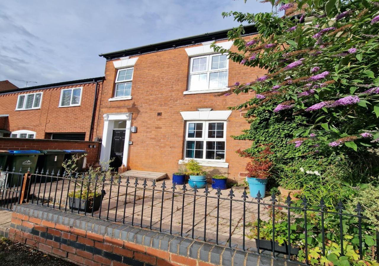 The Kenilworth Spacious 2-bedroom W/ Free Parking By Sublime Apartment Coventry