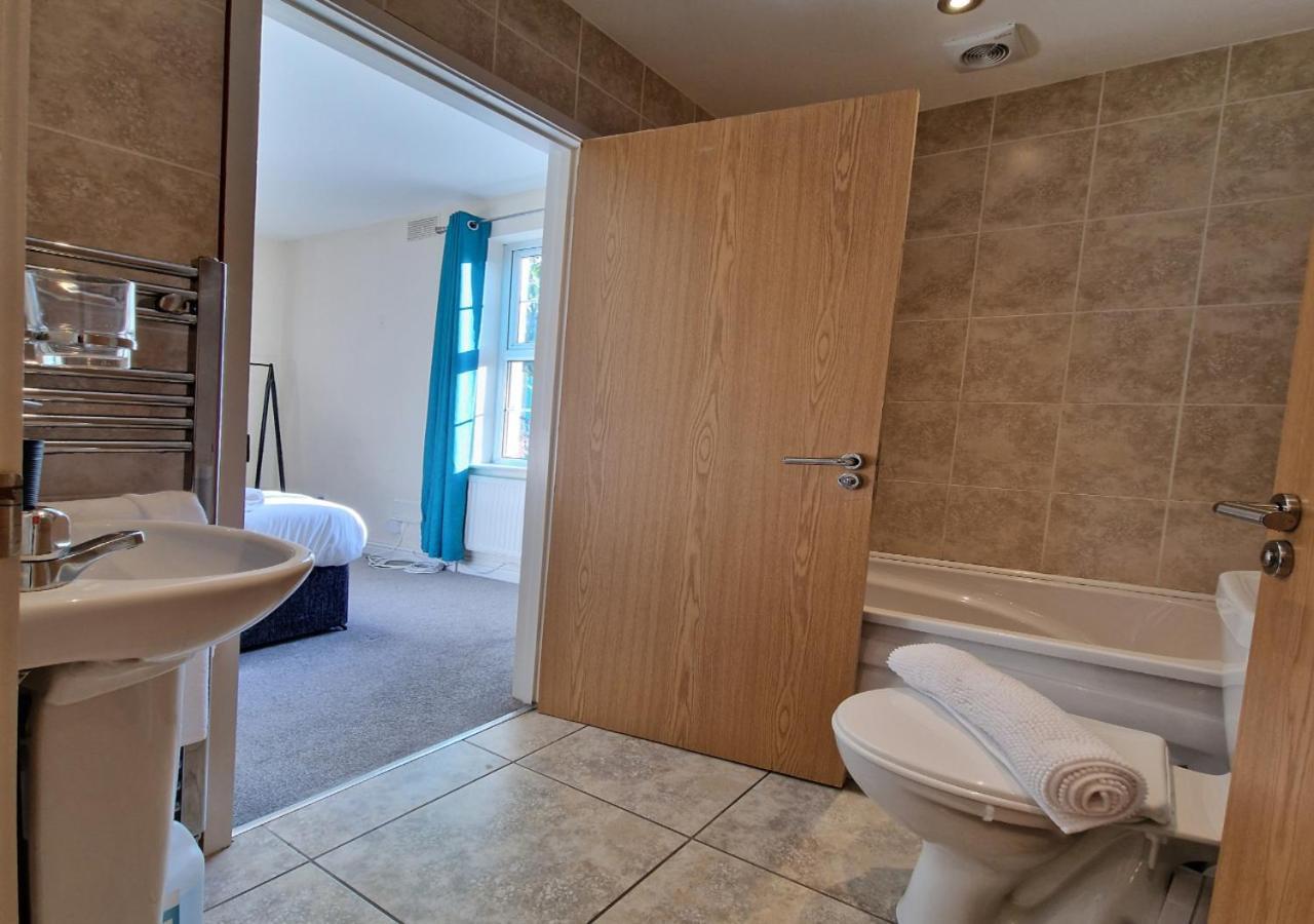 The Kenilworth Spacious 2-bedroom W/ Free Parking By Sublime *